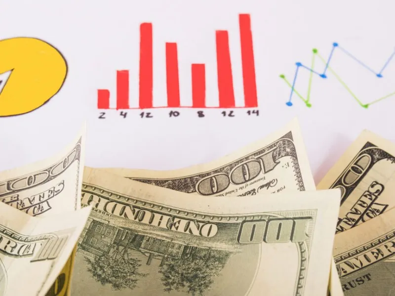 Người chơi đang suy nghĩ chiến lược Poker